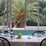 Capri 3*