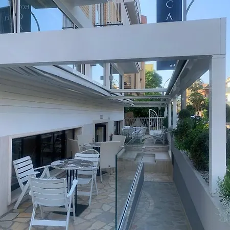 Capri 3*