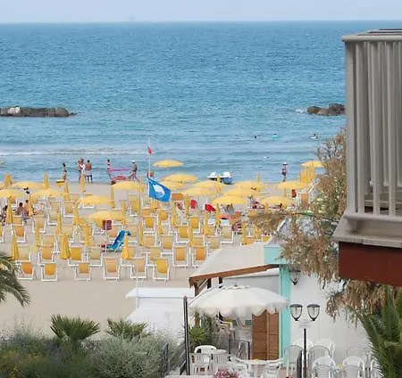Capri Hotel 3*